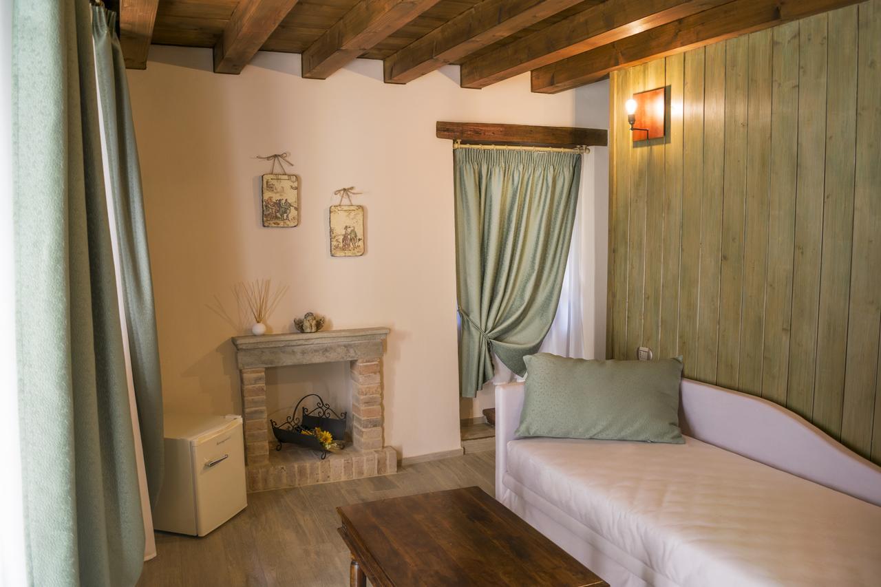 Ca Del Grano Hotel บาร์ดิ ภายนอก รูปภาพ